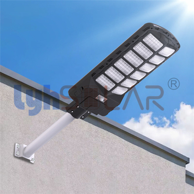 Poste impermeable de la lámpara de calle IP65 solar con ULTRAVIOLETA anti de los materiales del ABS y de la PC